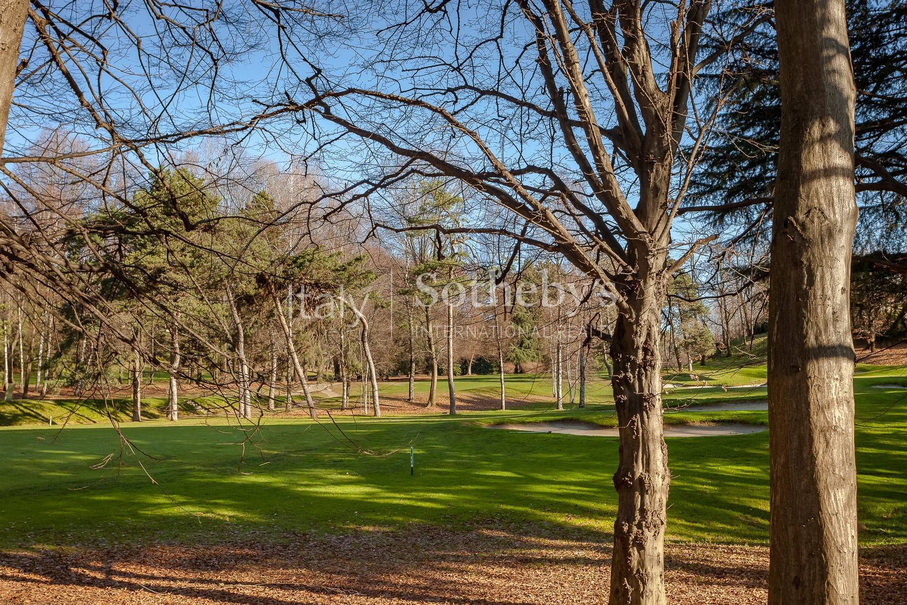 Villa with park and swimming pool in Carimate - 物件實景
