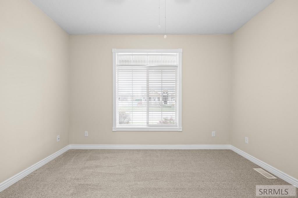 IDAHO FALLS, Idaho, 83402, United States, 5 Bedrooms Bedrooms, ,3 BathroomsBathrooms,Residential,For Sale,1987335