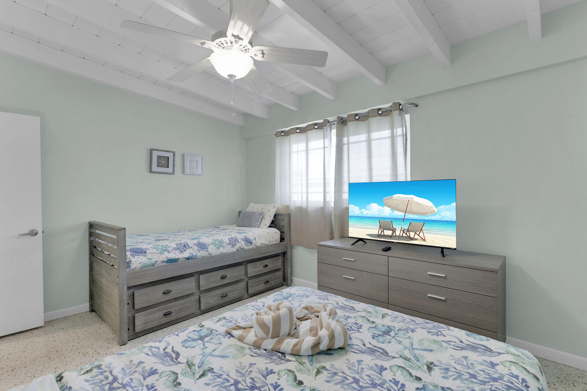 KEY COLONY, Florida, 33051, United States, 4 Bedrooms Bedrooms, ,4 BathroomsBathrooms,Residential,For Sale,1991822