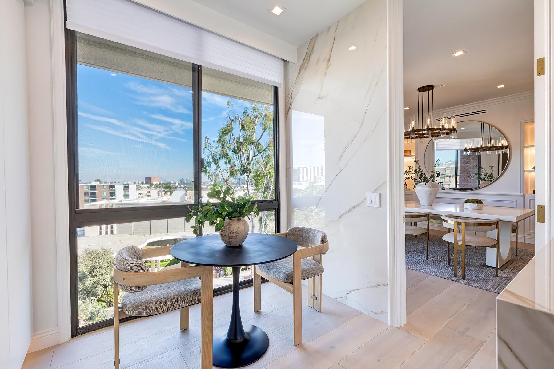  300 North Swall Drive - 物件實景