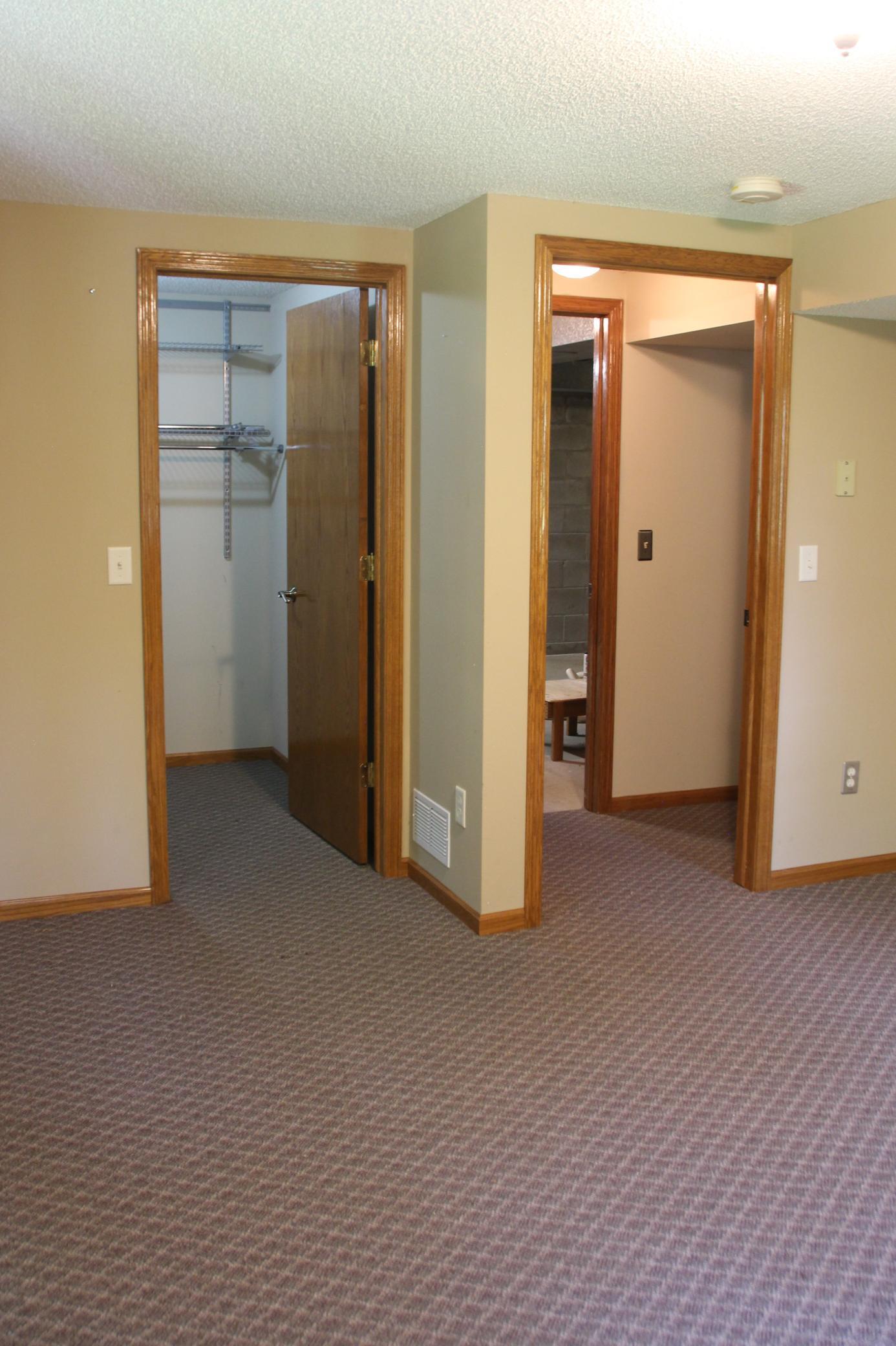 Lakeville, Minnesota, 55044, United States, 3 Bedrooms Bedrooms, ,2 BathroomsBathrooms,Residential,For Sale,1941010