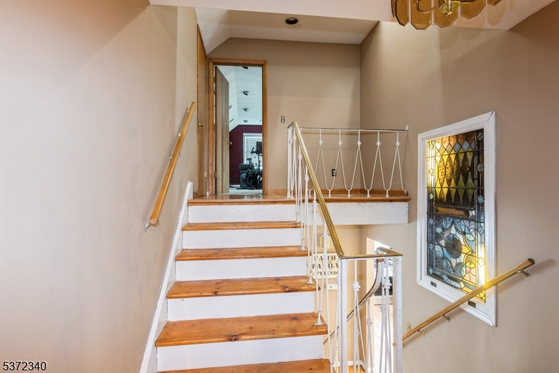 Mountainside Boro, New Jersey, 07092, United States, 5 Bedrooms Bedrooms, ,3 BathroomsBathrooms,Residential,For Sale,1901870