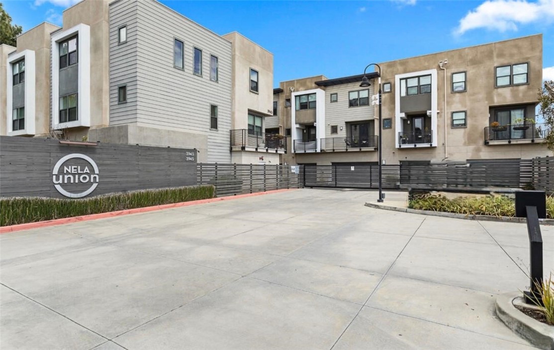 Los Angeles, California, 90065, United States, 3 Bedrooms Bedrooms, ,4 BathroomsBathrooms,Residential,For Sale,2008498