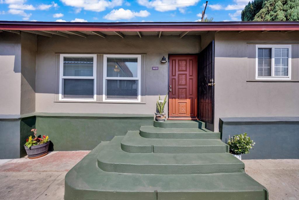 Spring Valley, California, 91977, United States, 6 Bedrooms Bedrooms, ,4 BathroomsBathrooms,Residential,For Sale,1996017