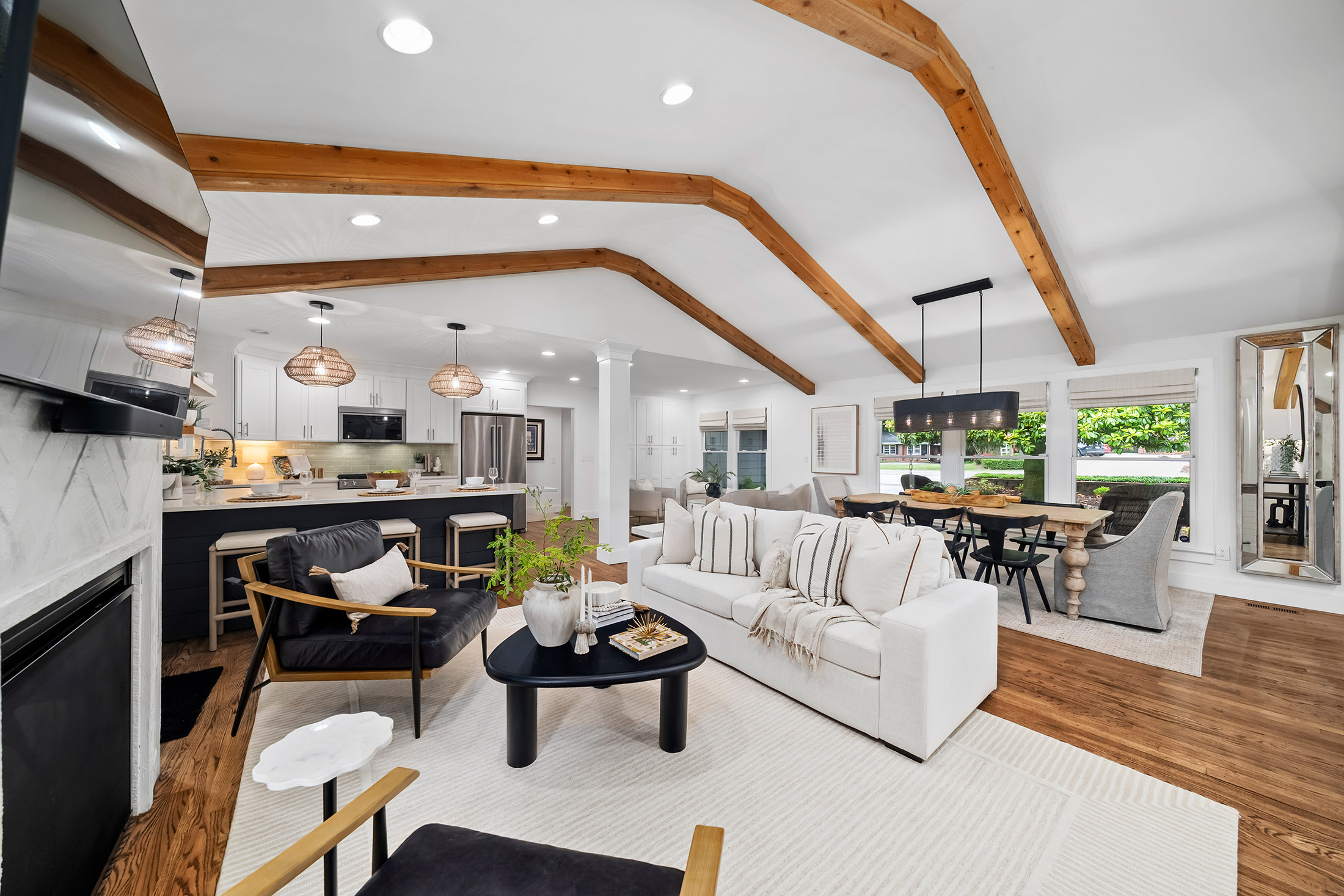  Extensively Renovated Home in the Heart of Downtown Alpharetta - 物件實景