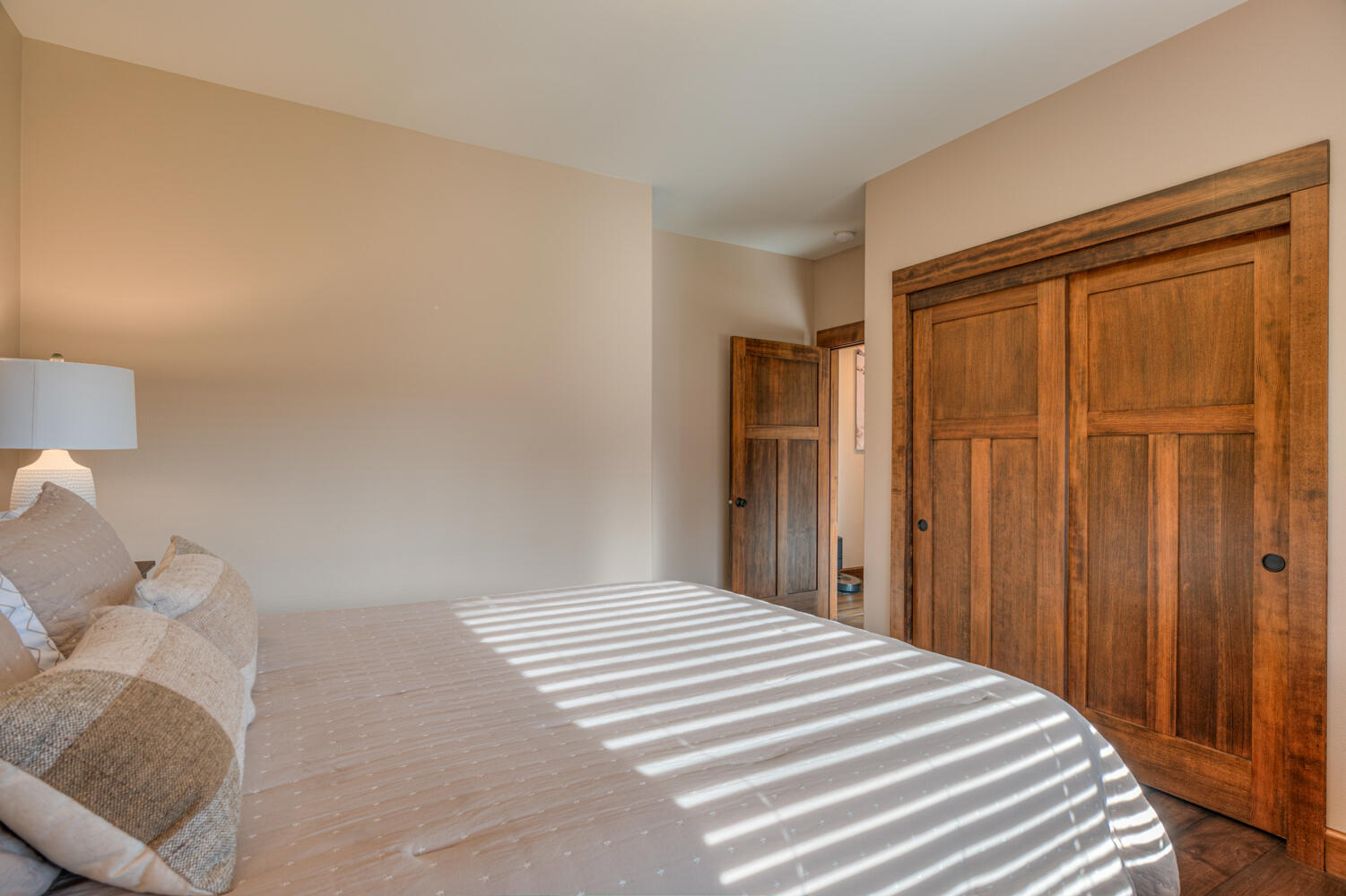 Bend, Oregon, 97703, United States, 3 Bedrooms Bedrooms, ,3 BathroomsBathrooms,Residential,For Sale,1984485