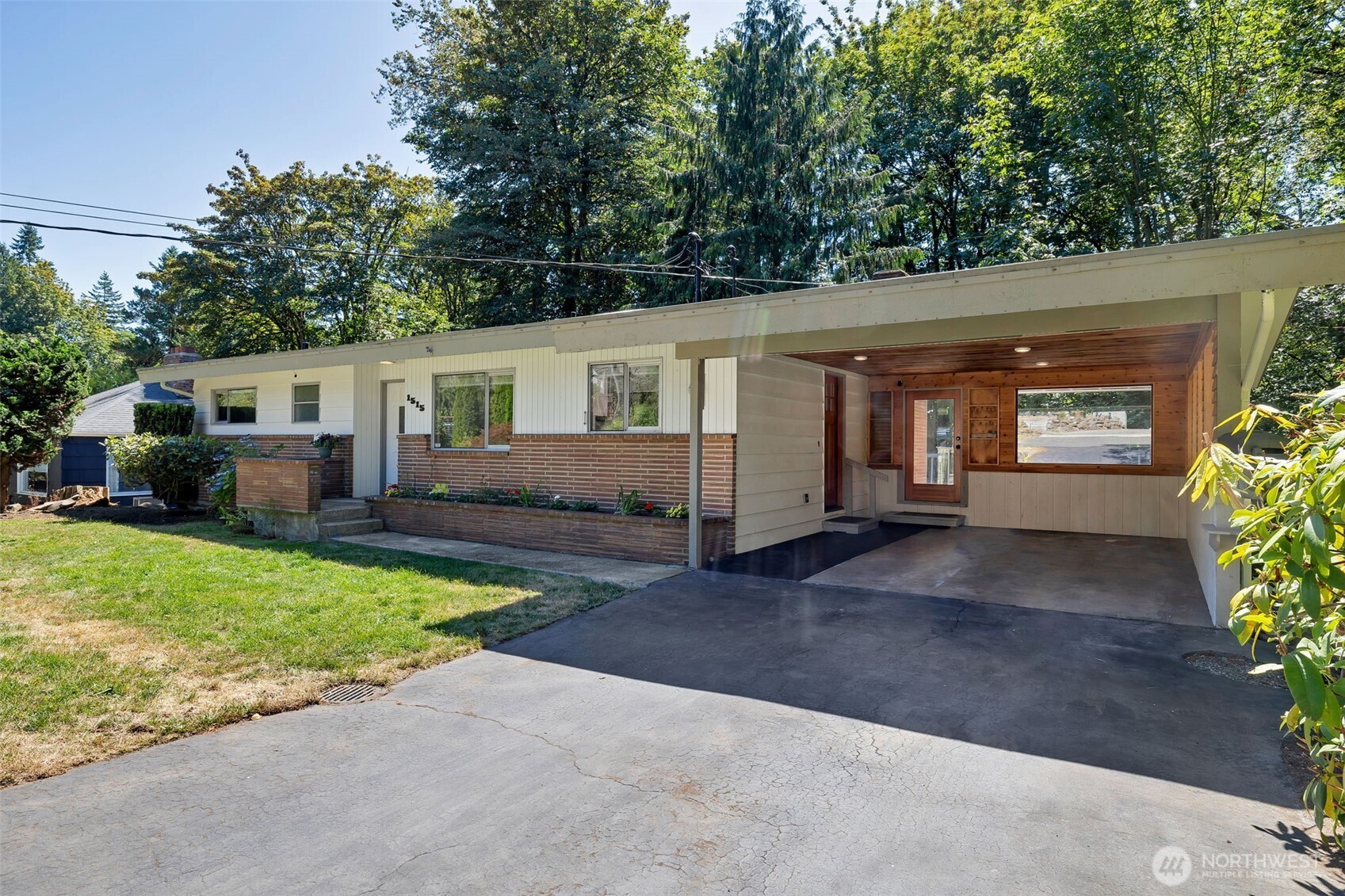 Seattle, Washington, 98125, United States, 4 Bedrooms Bedrooms, ,1 BathroomBathrooms,Residential,For Sale,1977932