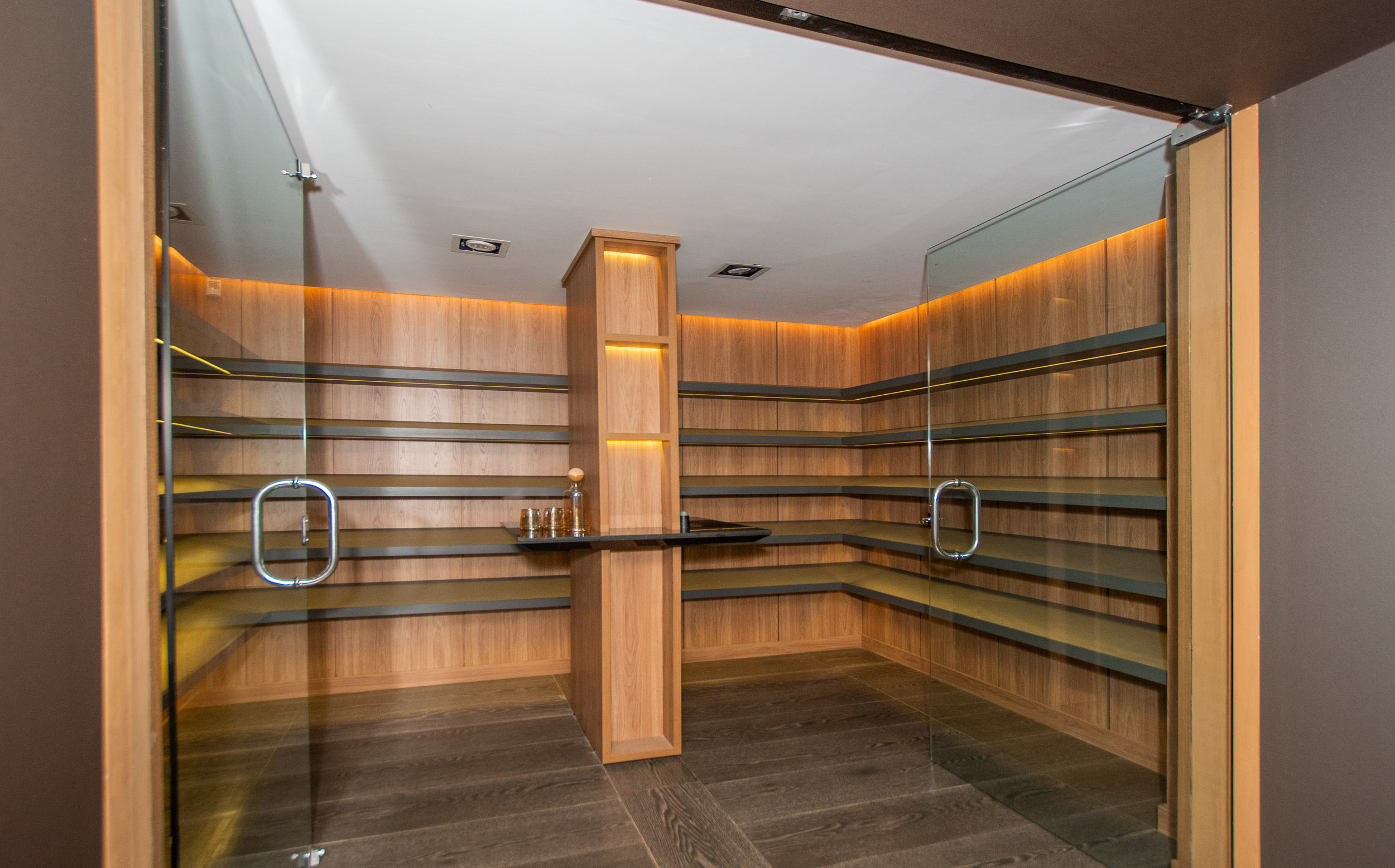  Exclusive Fully Furnished 4-Bedroom En-Suite Residence - 物件實景