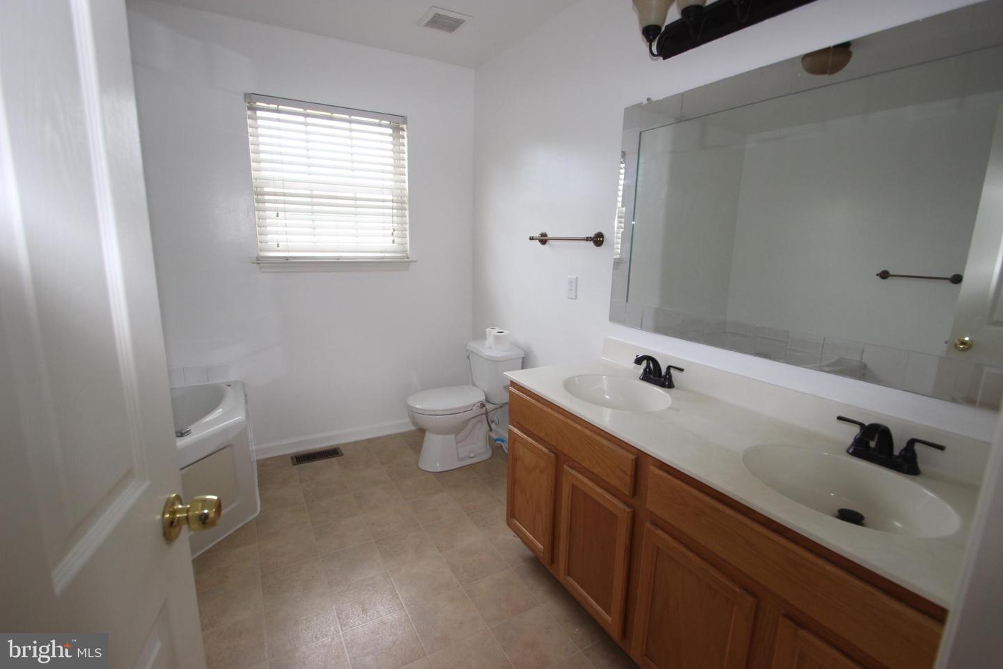 New Castle, Delaware, 19720, United States, 4 Bedrooms Bedrooms, ,3 BathroomsBathrooms,Residential,For Sale,2049034