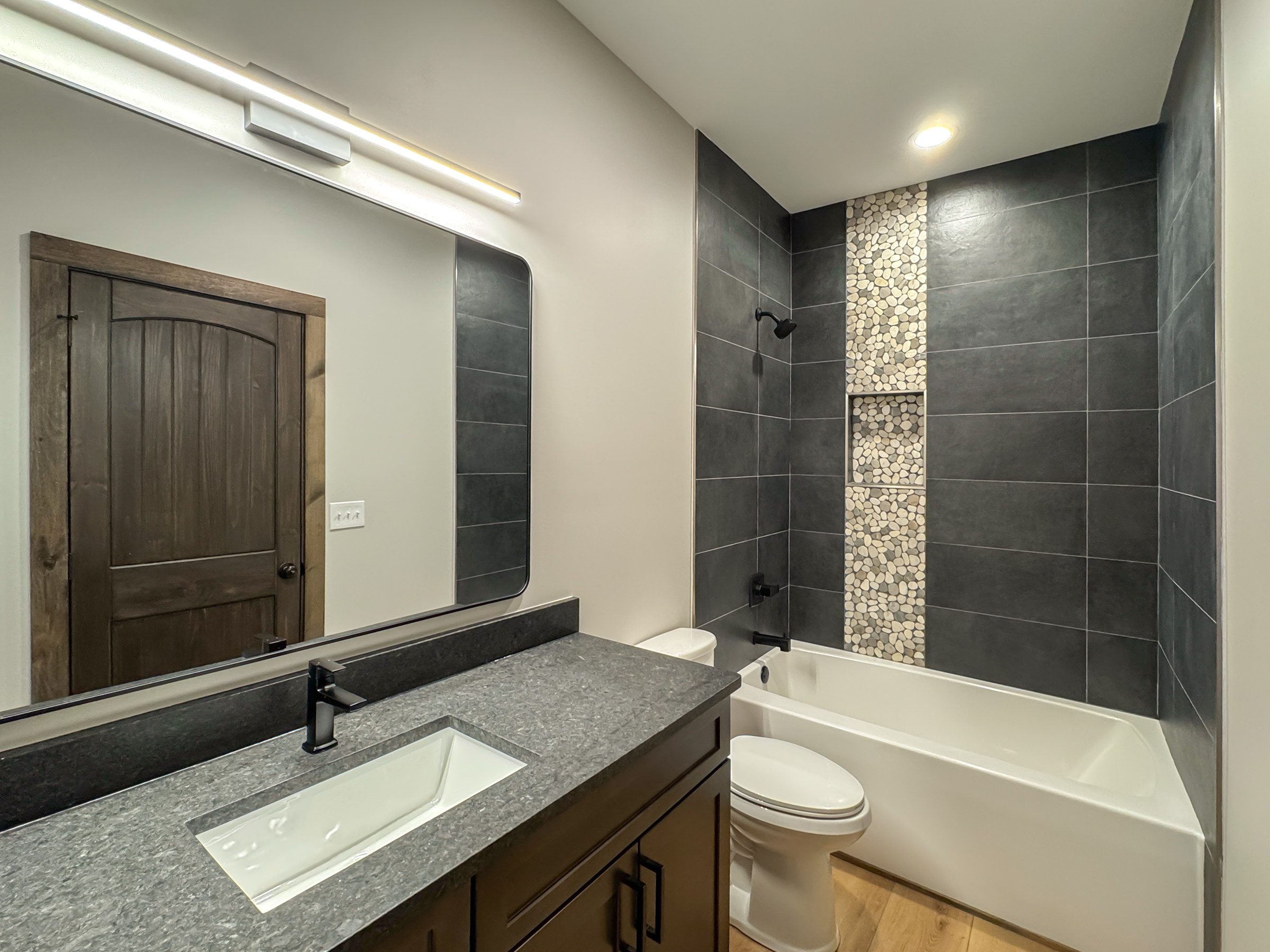 Sevierville, Tennessee, 37862, United States, 5 Bedrooms Bedrooms, ,7 BathroomsBathrooms,Residential,For Sale,2000383