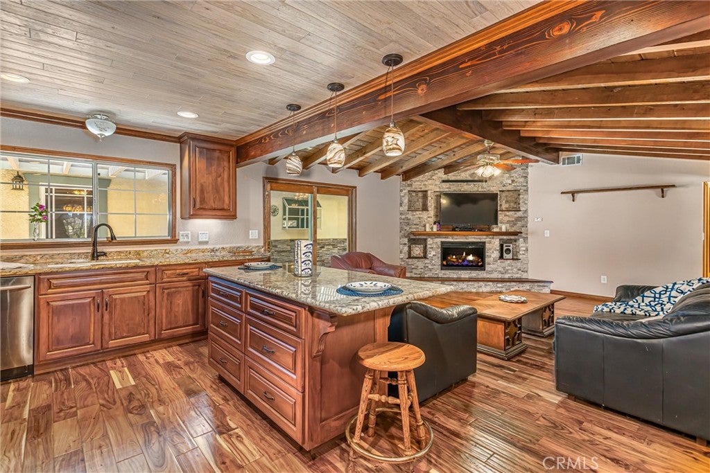 Nuevo, California, 92567, United States, 3 Bedrooms Bedrooms, ,2 BathroomsBathrooms,Residential,For Sale,1987094