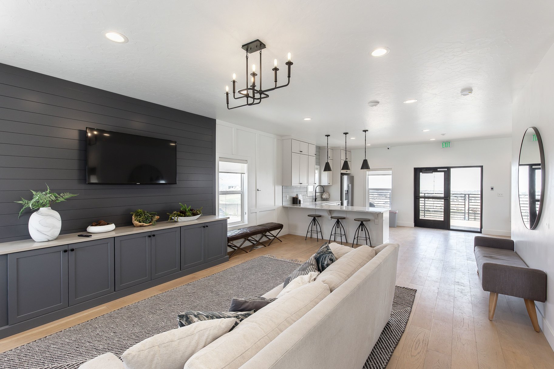  Bright & Quiet Townhome Ready to Be Your Next Home - 物件實景