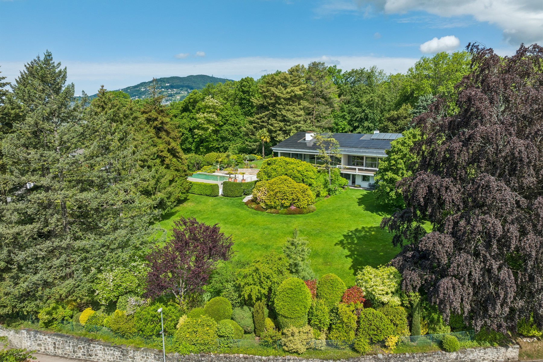  Unique property combining contemporary volumes, nature and spectacular views - 物件實景