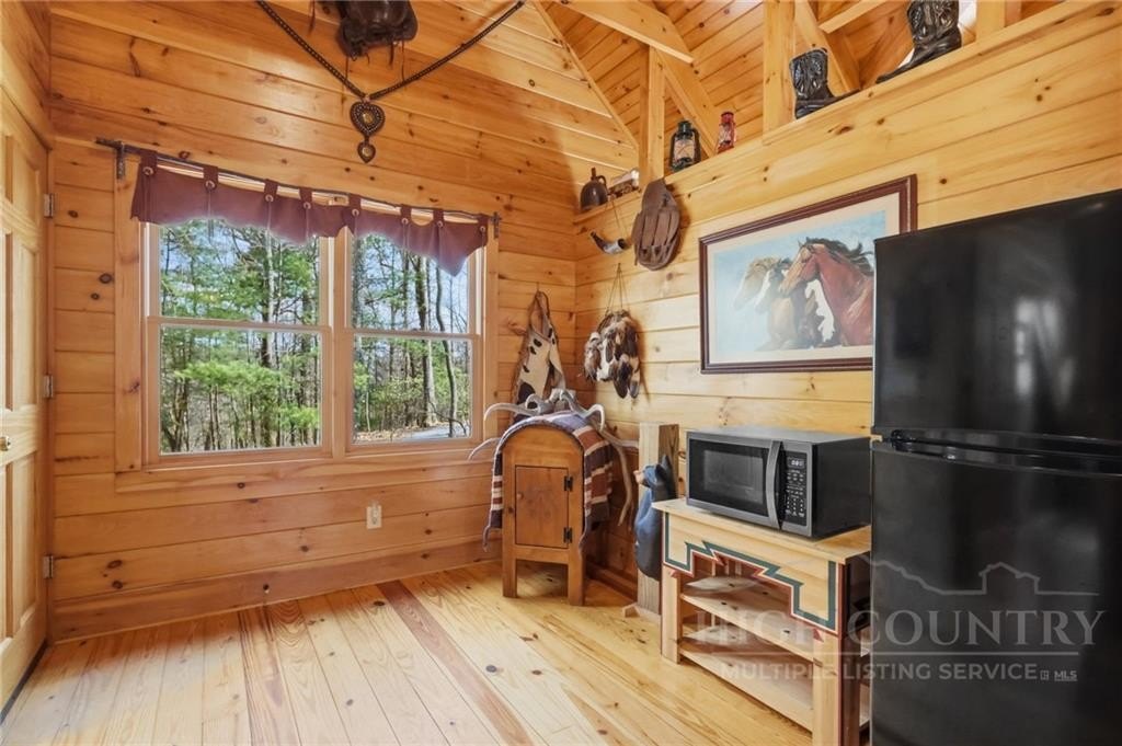 Ferguson, North Carolina, 28624, United States, 2 Bedrooms Bedrooms, ,2 BathroomsBathrooms,Residential,For Sale,2033165