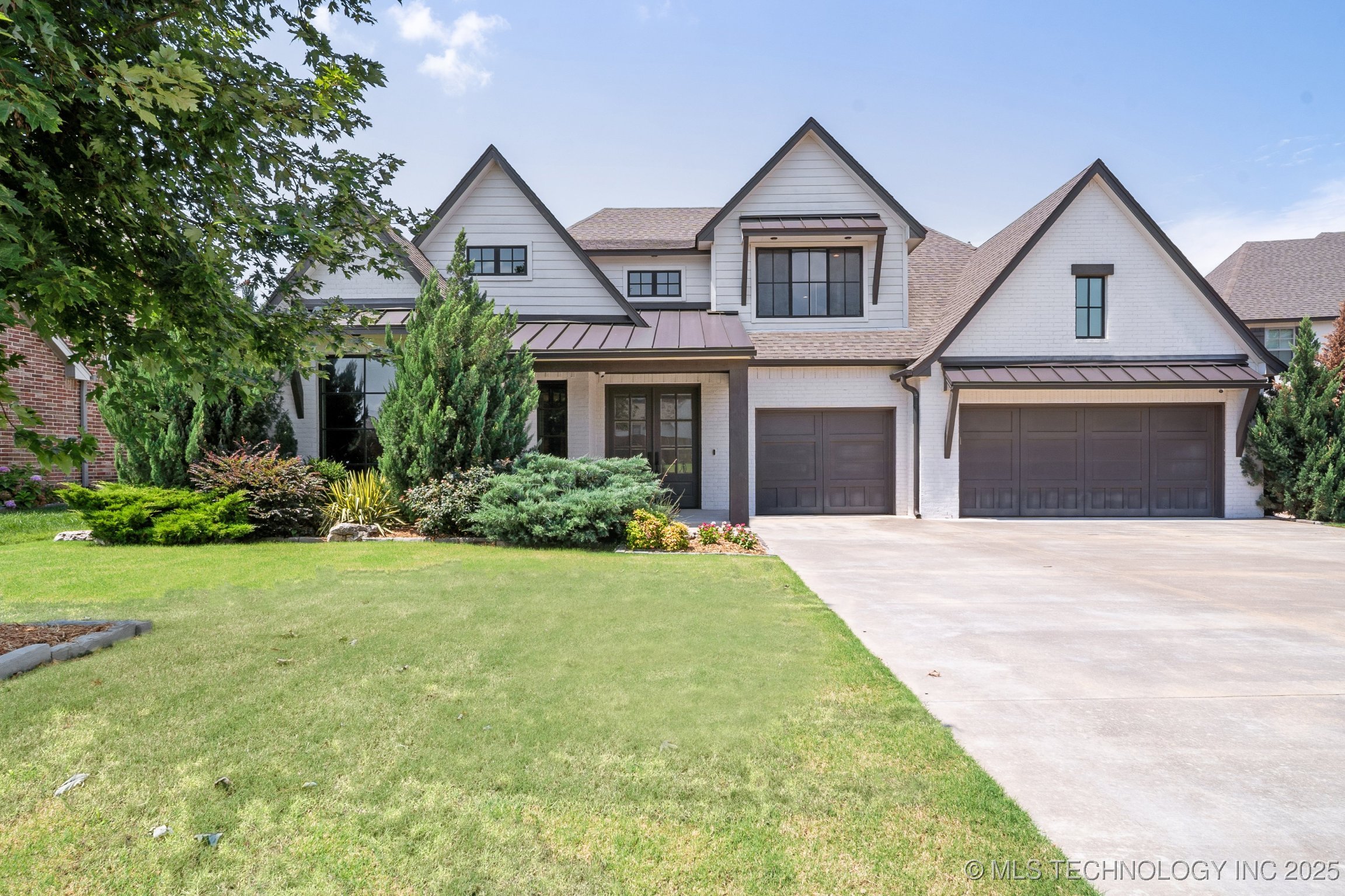 Jenks, Oklahoma, 74037, United States, 4 Bedrooms Bedrooms, ,5 BathroomsBathrooms,Residential,For Sale,1932069