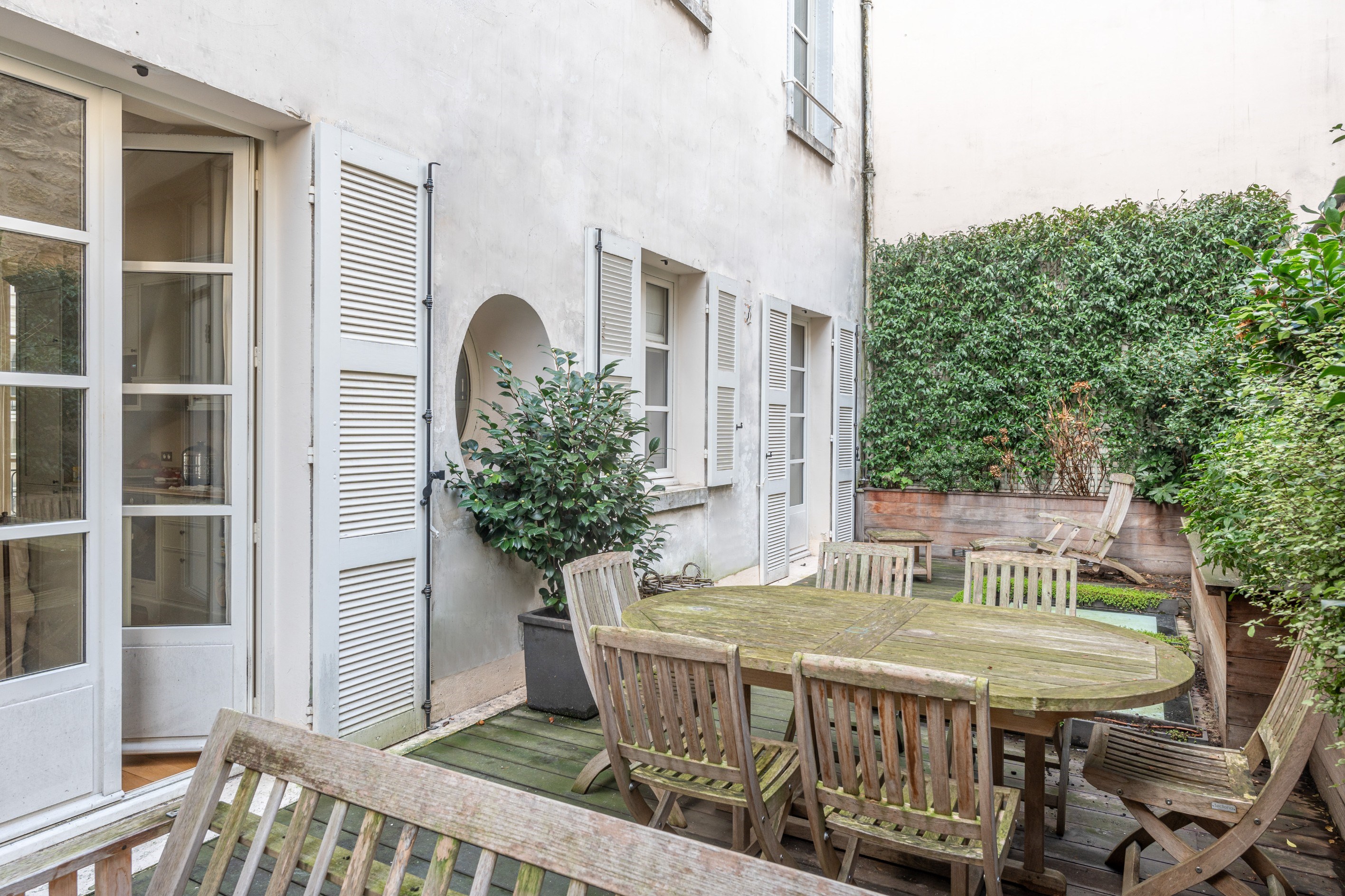  Elegant, fully renovated apartment with a spacious landscaped terrace - 物件實景
