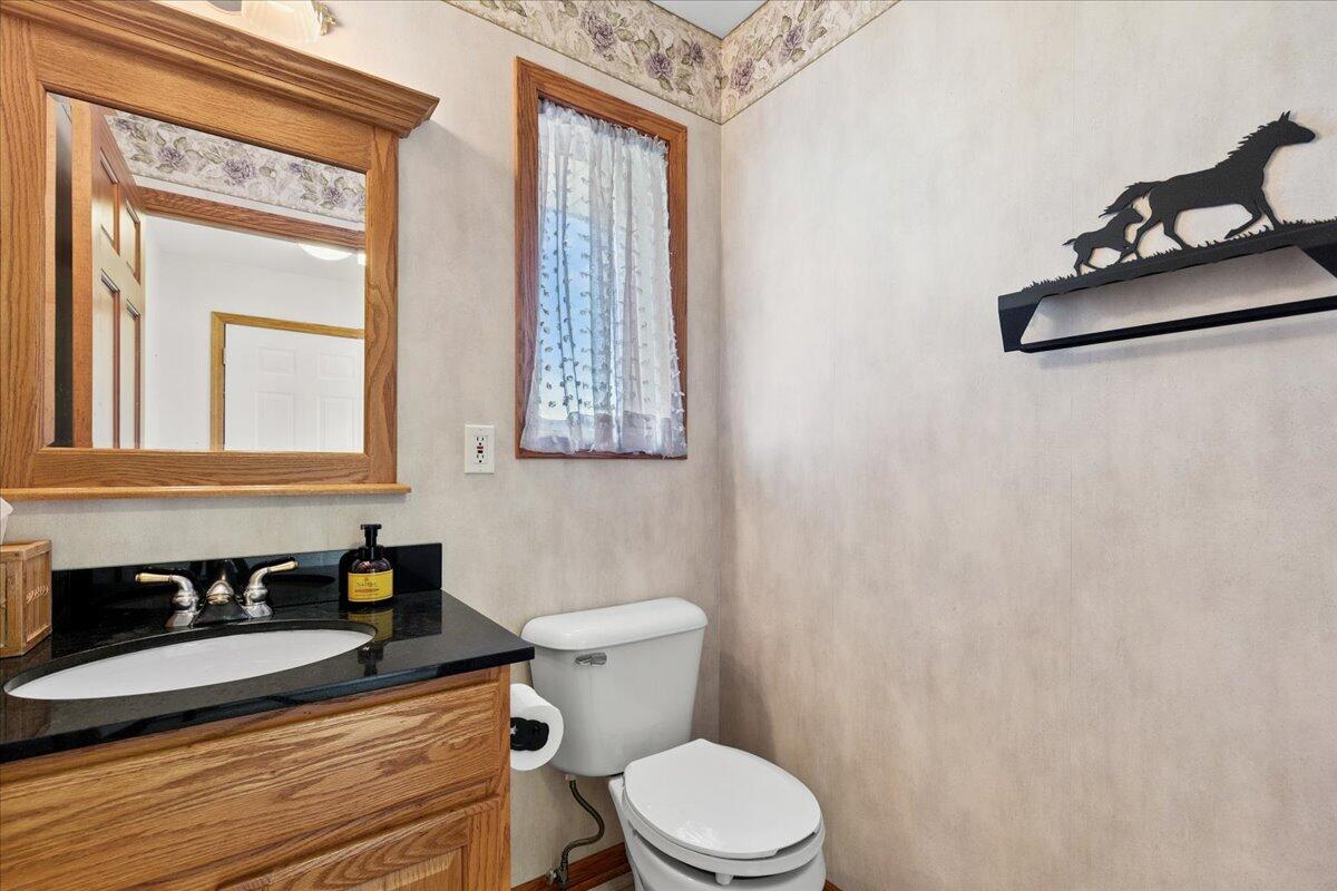 Hubbard, Wisconsin, 53035, United States, 4 Bedrooms Bedrooms, ,4 BathroomsBathrooms,Residential,For Sale,1885428