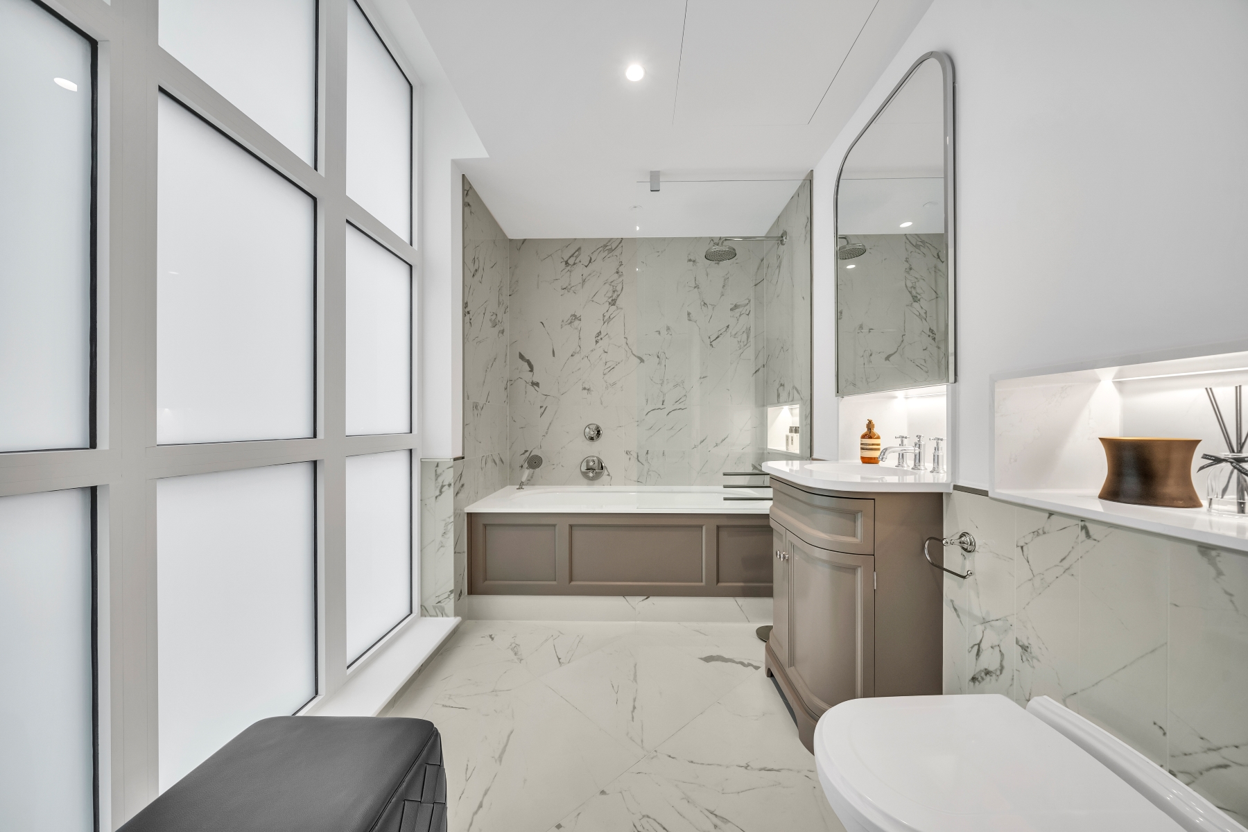  Elegant apartment with private terrace in exclusive, riverside Westminster - 物件實景