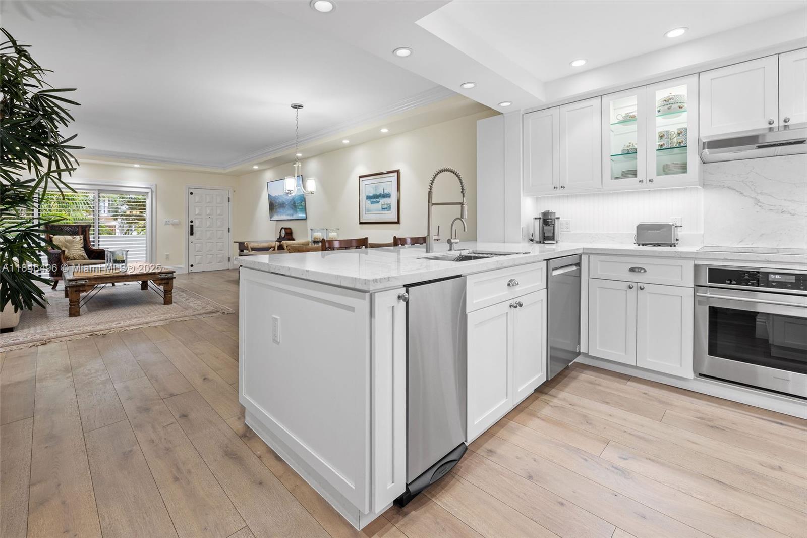 Coral Gables, Florida, 33134, United States, 2 Bedrooms Bedrooms, ,3 BathroomsBathrooms,Residential,For Sale,1901366