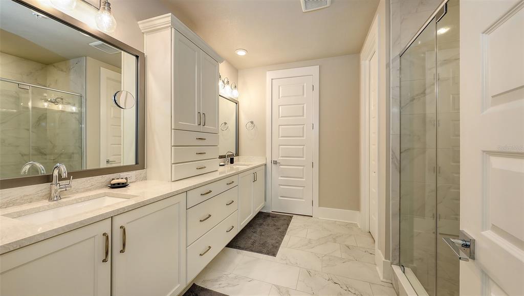 Sarasota, Florida, 34236, United States, 3 Bedrooms Bedrooms, ,4 BathroomsBathrooms,Residential,For Sale,1986560