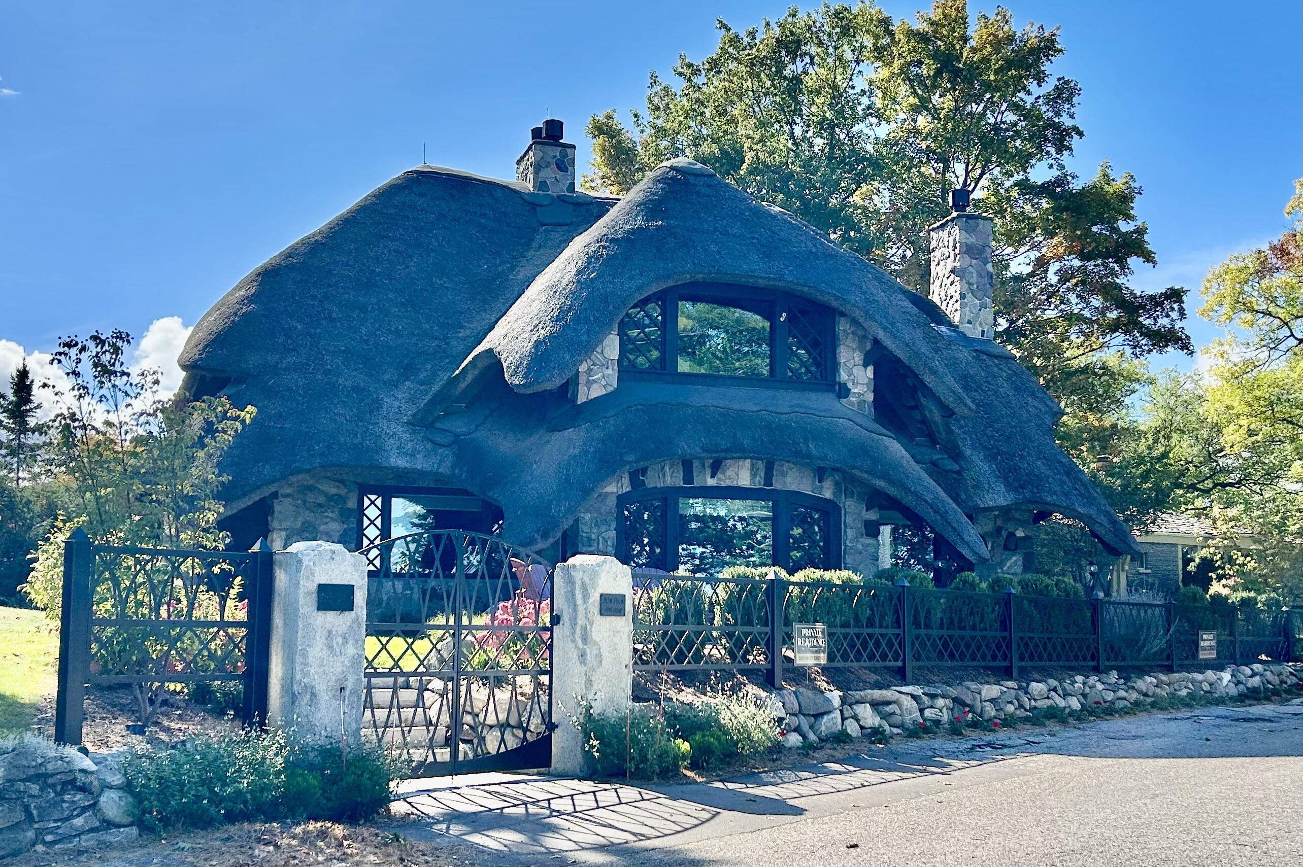 Park Ave, Charlevoix, MI 49720