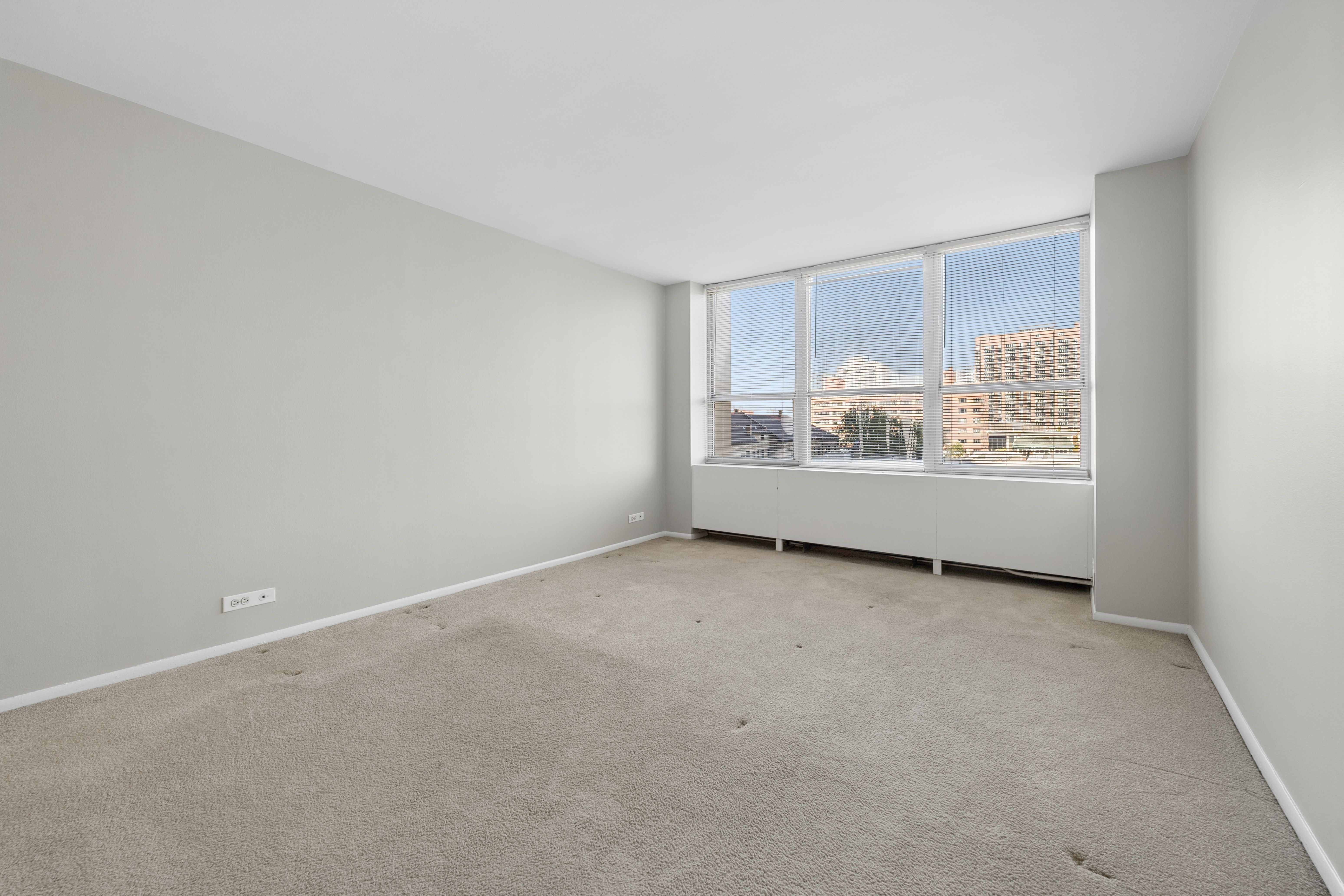  Fantastic Value for This Northeast Corner Unit at Park Place Tower - 物件實景