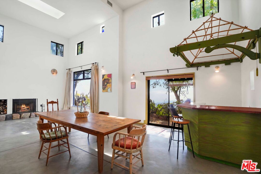 Malibu, California, 90265, United States, 3 Bedrooms Bedrooms, ,3 BathroomsBathrooms,Residential,For Sale,1859463