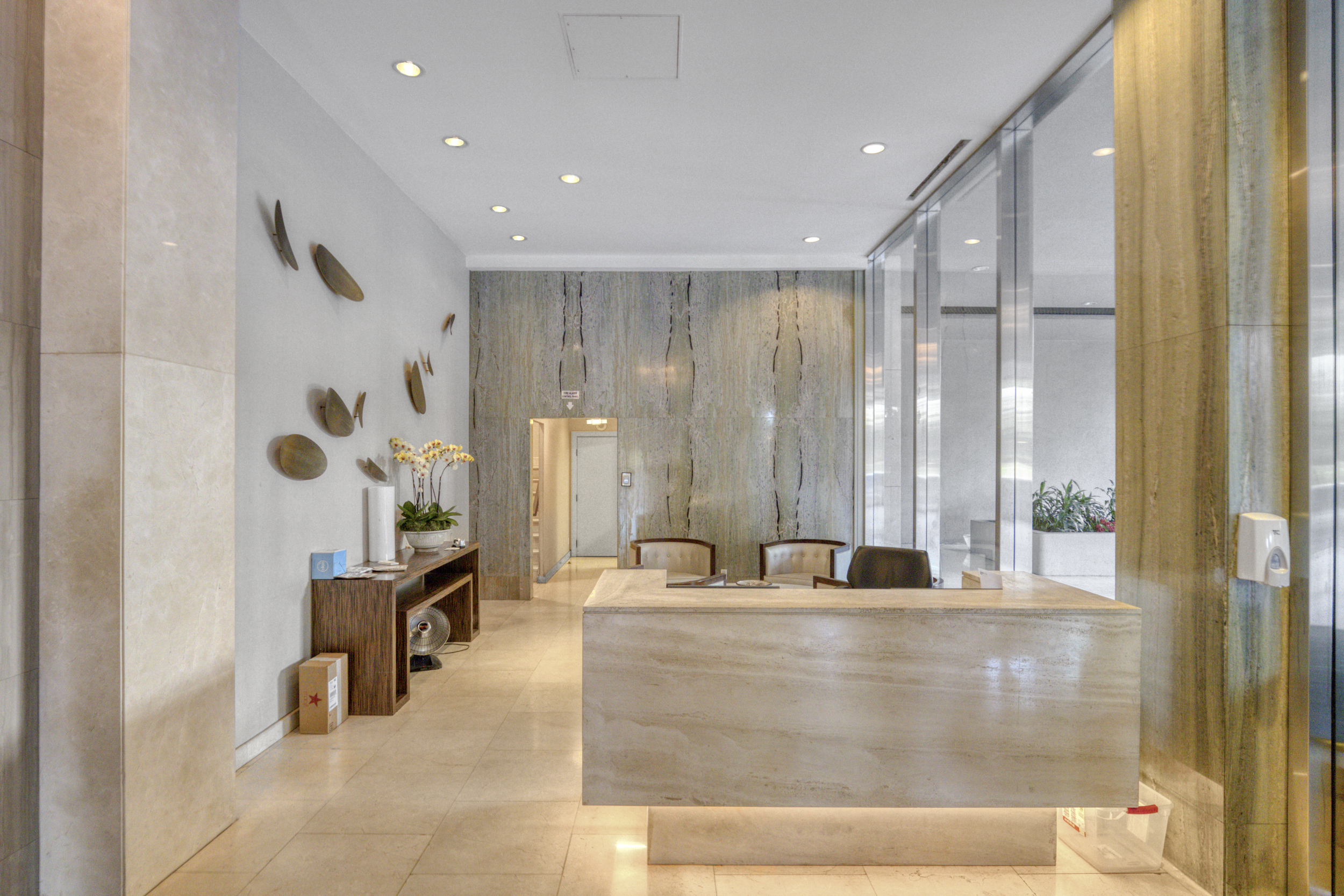  865 Comstock Ave - 物件實景