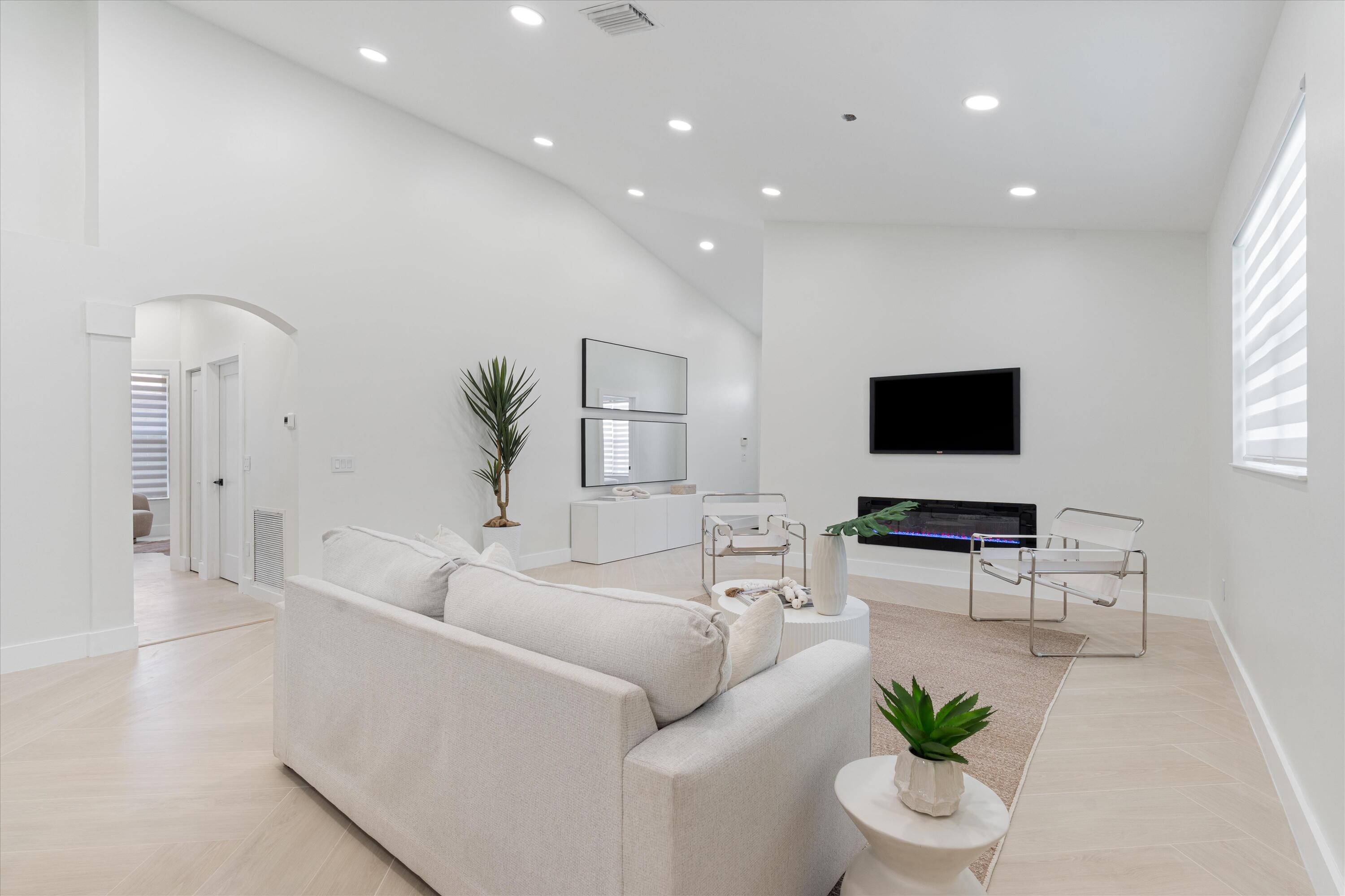 Delray Beach, Florida, 33446, United States, 4 Bedrooms Bedrooms, ,2 BathroomsBathrooms,Residential,For Sale,1898707