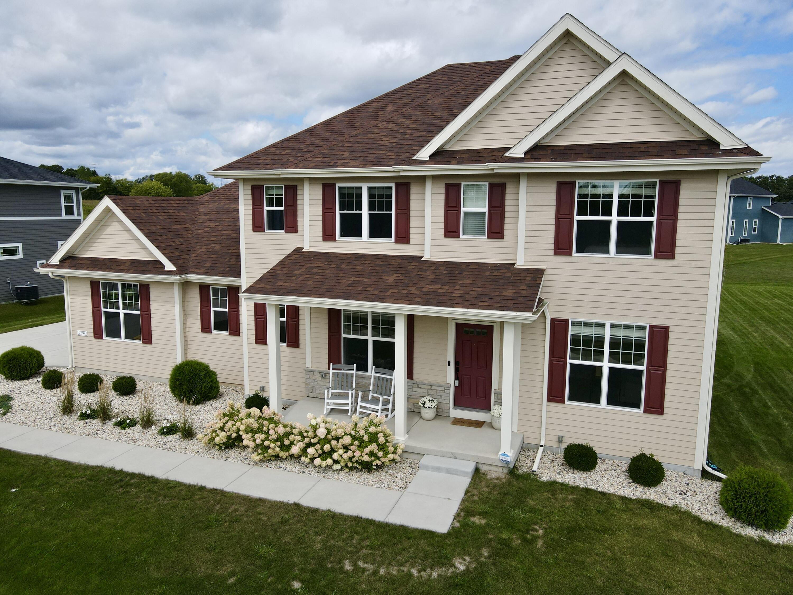 Mequon, Wisconsin, 53097, United States, 5 Bedrooms Bedrooms, ,4 BathroomsBathrooms,Residential,For Sale,1932349