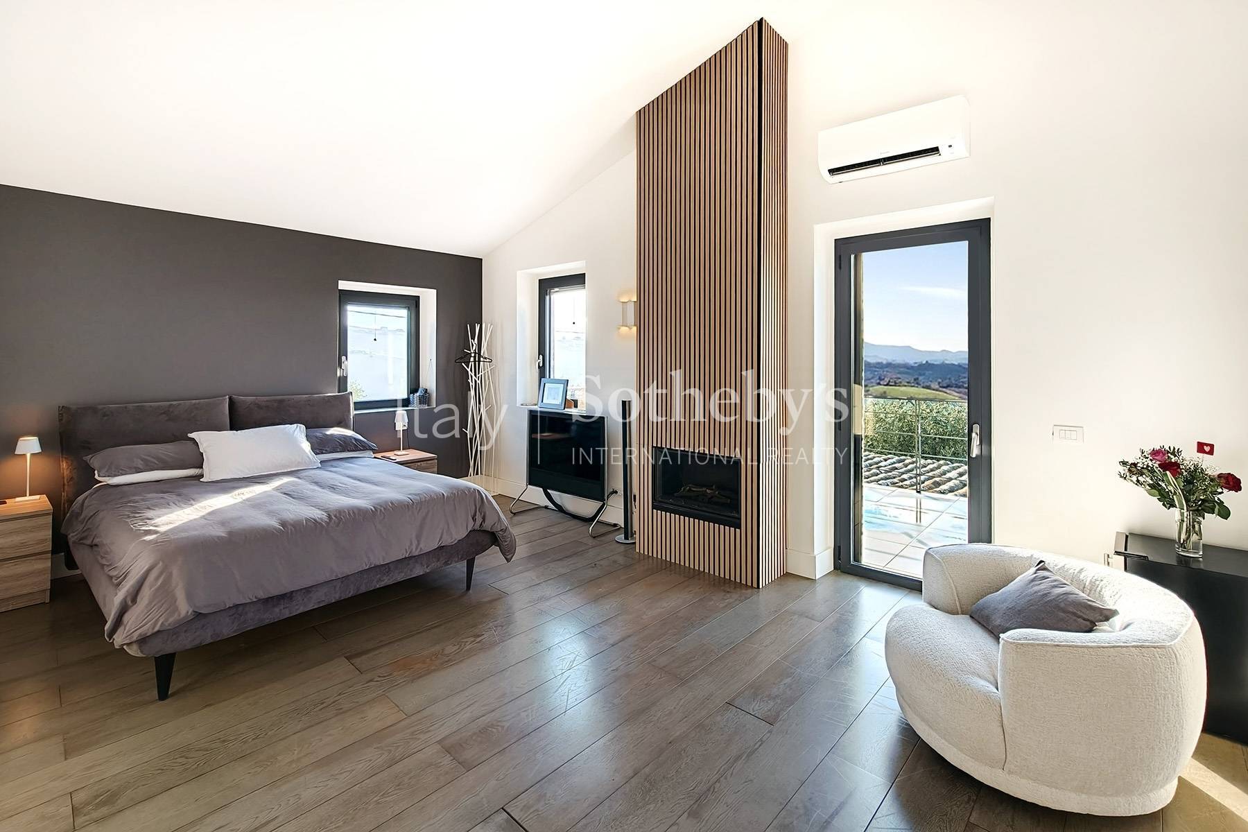  Charming restored farmhouse with contemporary interiors - 物件實景