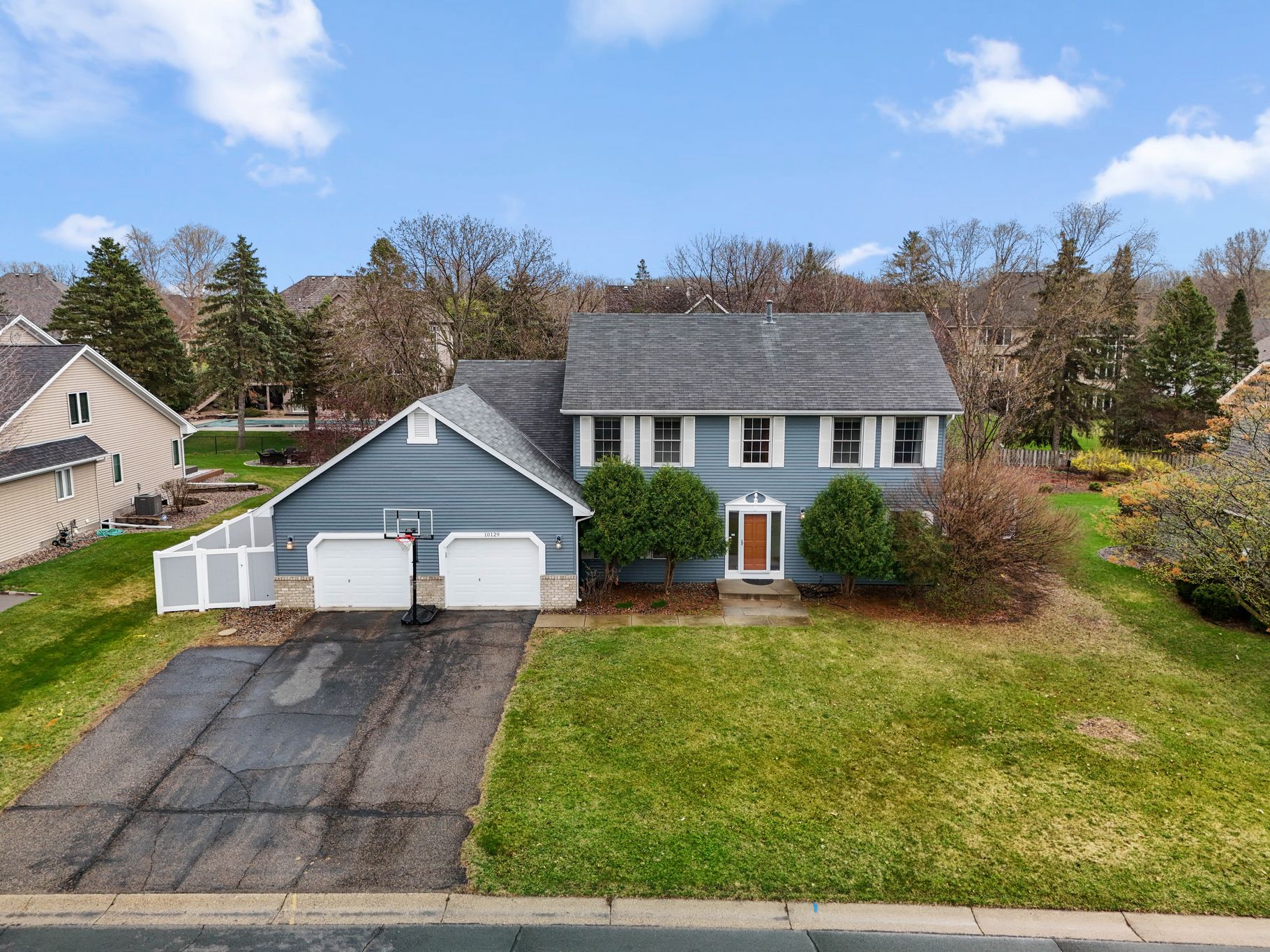  Spacious Village Knolls Home on Private Fenced Lot - 物件實景