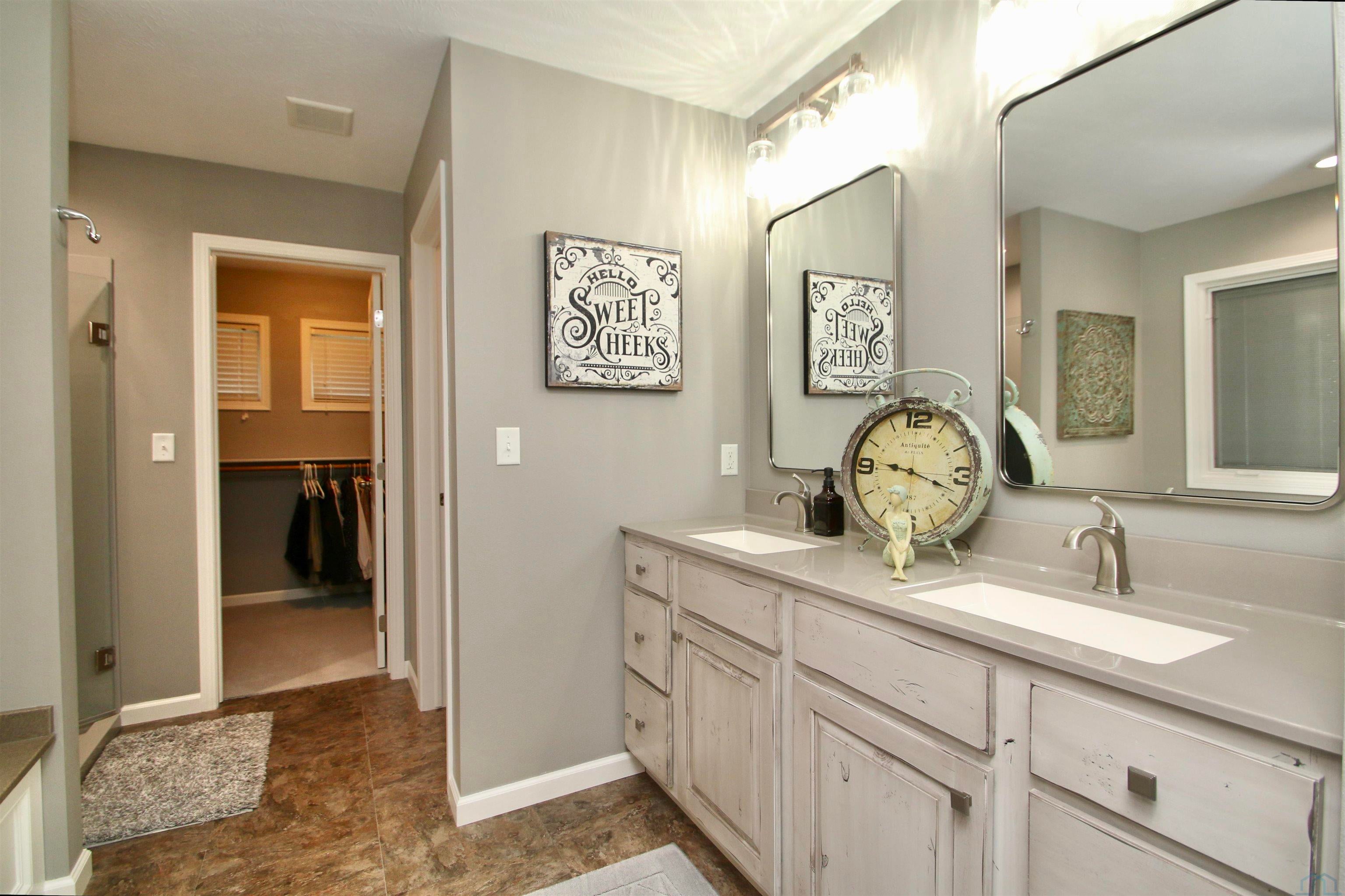 Dakota Dunes, South Dakota, 57049, United States, 4 Bedrooms Bedrooms, ,3 BathroomsBathrooms,Residential,For Sale,2033503