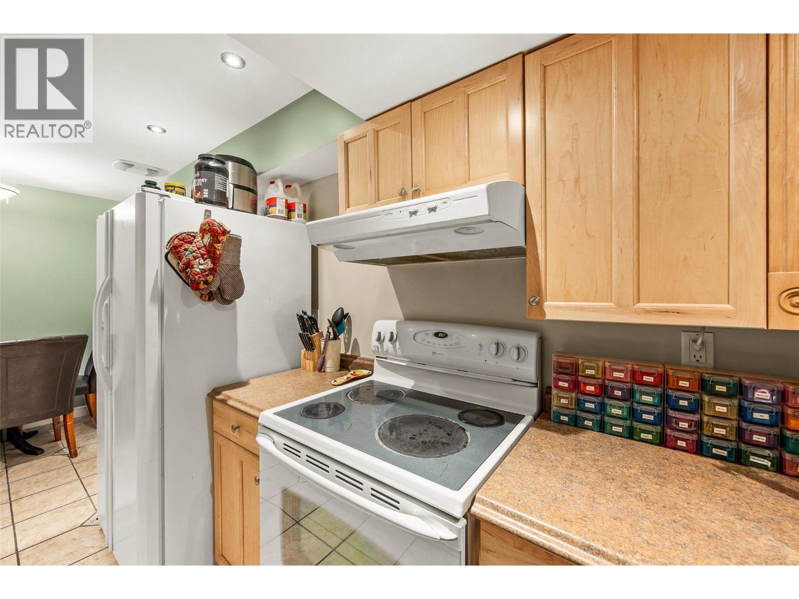 KELOWNA, British Columbia, V1V 1S9, CA, 4 Bedrooms Bedrooms, ,3 BathroomsBathrooms,Residential,For Sale,1895438