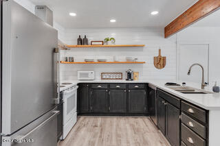 Coeur d'Alene, Idaho, 83814, United States, 4 Bedrooms Bedrooms, ,3 BathroomsBathrooms,Residential,For Sale,2000099