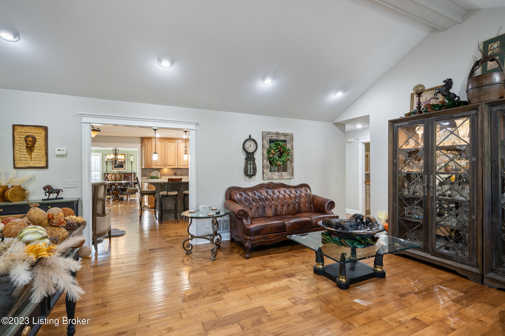 La Grange, Kentucky, 40031, United States, 5 Bedrooms Bedrooms, ,3 BathroomsBathrooms,Residential,For Sale,1793584