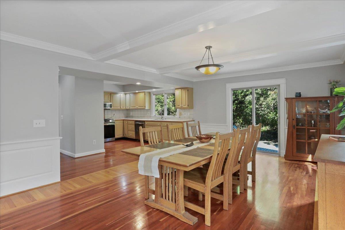 Mcgaheysville, Virginia, 22840, United States, 4 Bedrooms Bedrooms, ,4 BathroomsBathrooms,Residential,For Sale,1877155