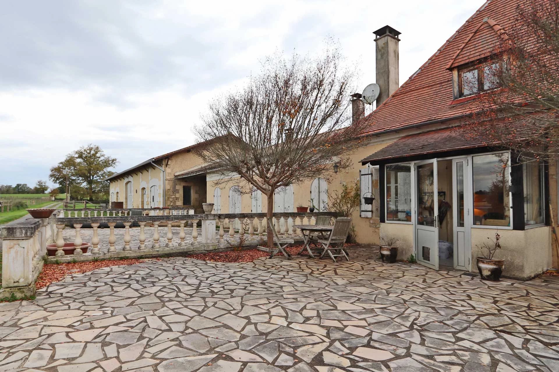 Bergerac, New Aquitaine, 24100, FR, 4 Bedrooms Bedrooms, ,2 BathroomsBathrooms,Residential,For Sale,2000763
