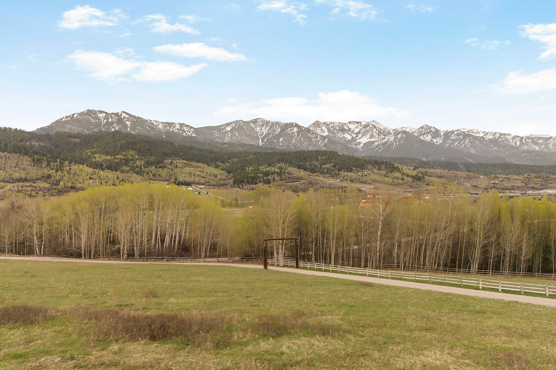  where  the mountains meet mccoy - 物件實景