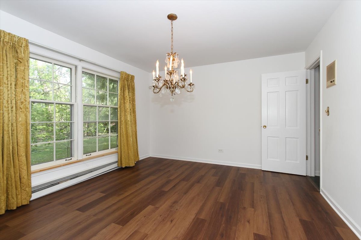 Lincolnshire, Illinois, 60069, United States, 4 Bedrooms Bedrooms, ,3 BathroomsBathrooms,Residential,For Sale,1975181