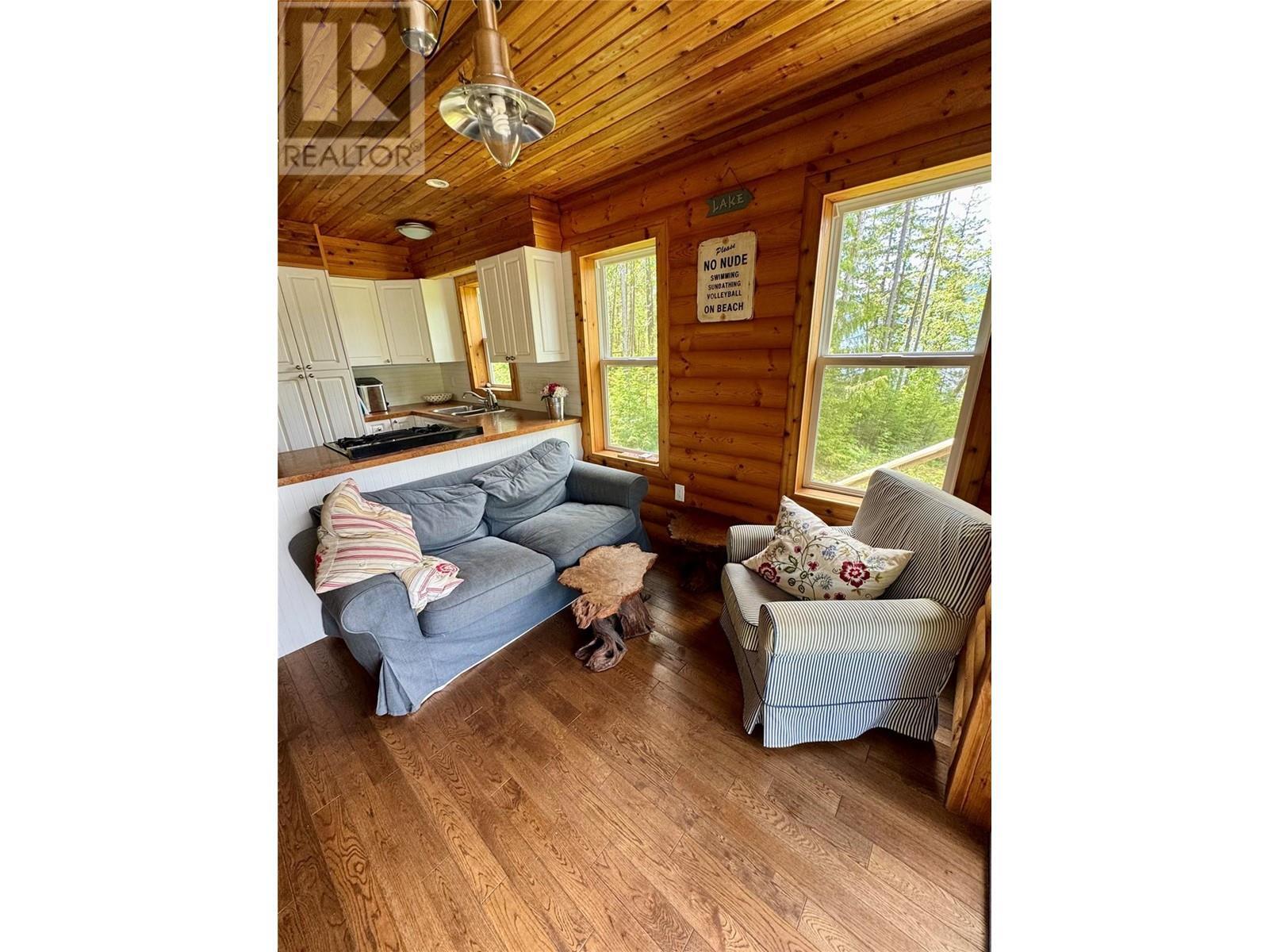 SICAMOUS, British Columbia, V0E 2V0, CA, 3 Bedrooms Bedrooms, ,2 BathroomsBathrooms,Residential,For Sale,1838077