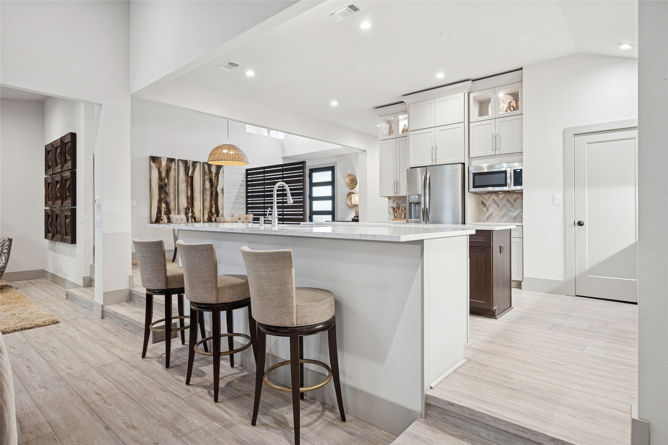 Highland Village, Texas, 75077, United States, 4 Bedrooms Bedrooms, ,3 BathroomsBathrooms,Residential,For Sale,1989492