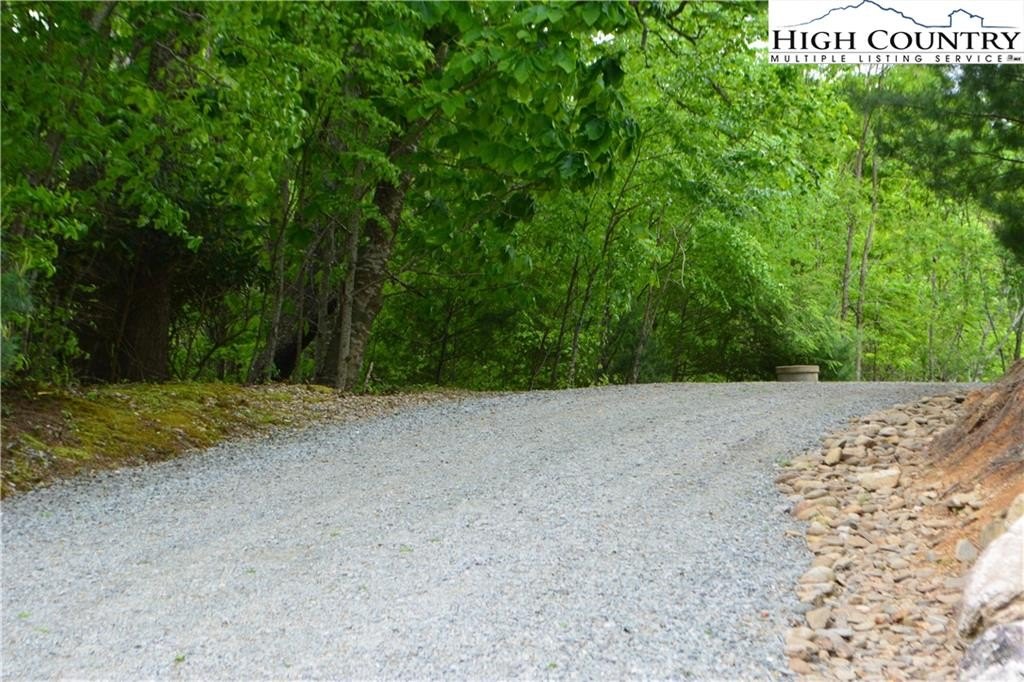 Elk Park, North Carolina, 28622, United States, 3 Bedrooms Bedrooms, ,3 BathroomsBathrooms,Residential,For Sale,1984406