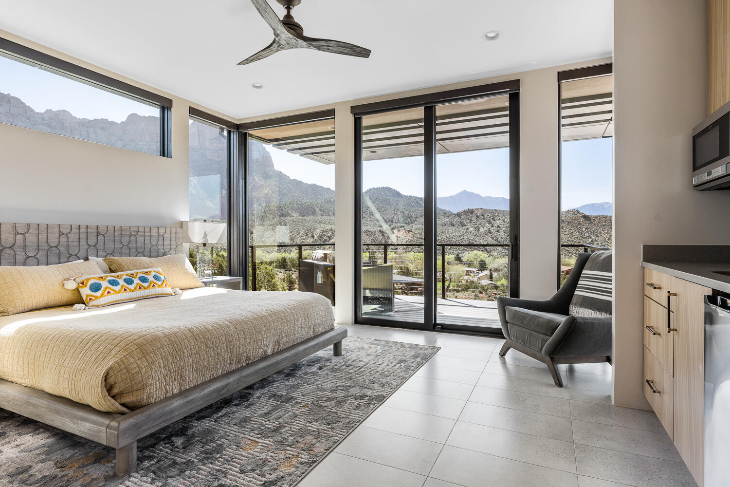 Springdale, Utah, 84767, United States, 4 Bedrooms Bedrooms, ,Residential,For Sale,1991496