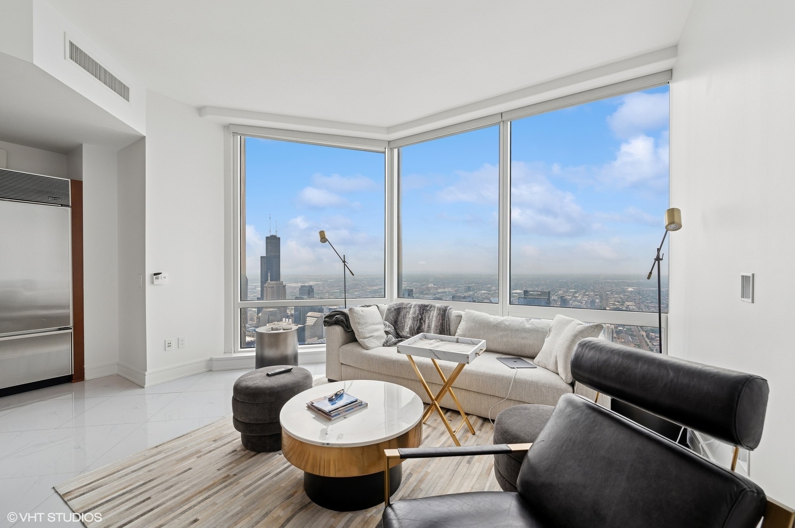 Chicago, Illinois, 60611, United States, 1 Bedroom Bedrooms, ,2 BathroomsBathrooms,Residential,For Sale,1849718