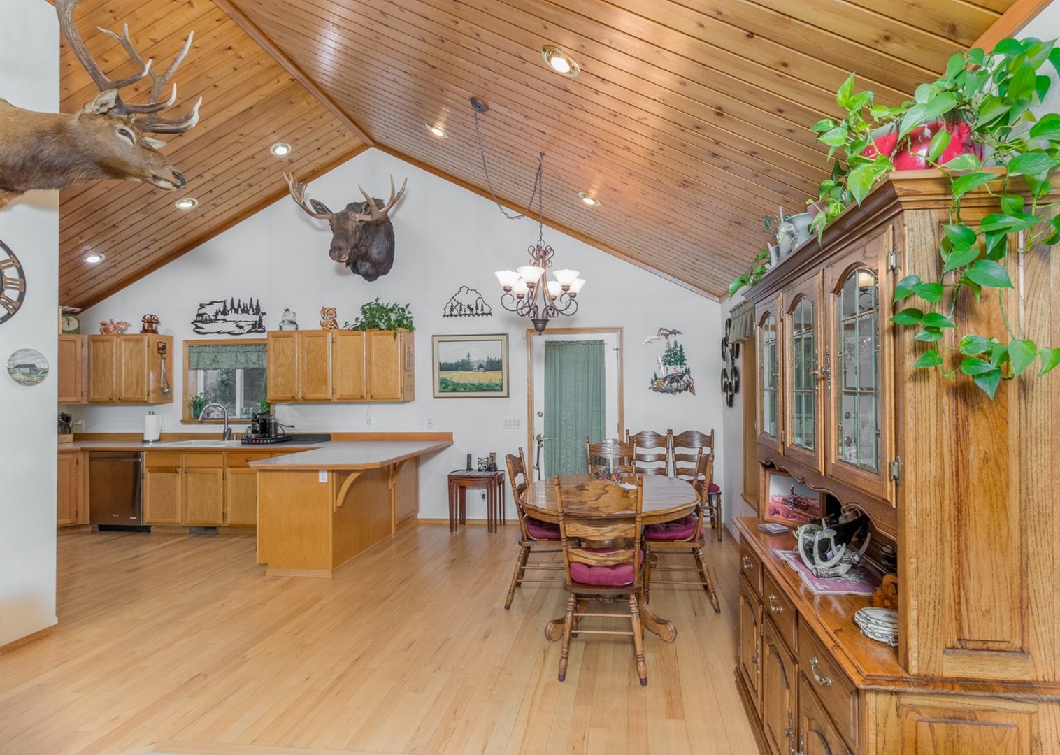 Moyie Springs, Idaho, 83845, United States, 4 Bedrooms Bedrooms, ,3 BathroomsBathrooms,Residential,For Sale,2033523