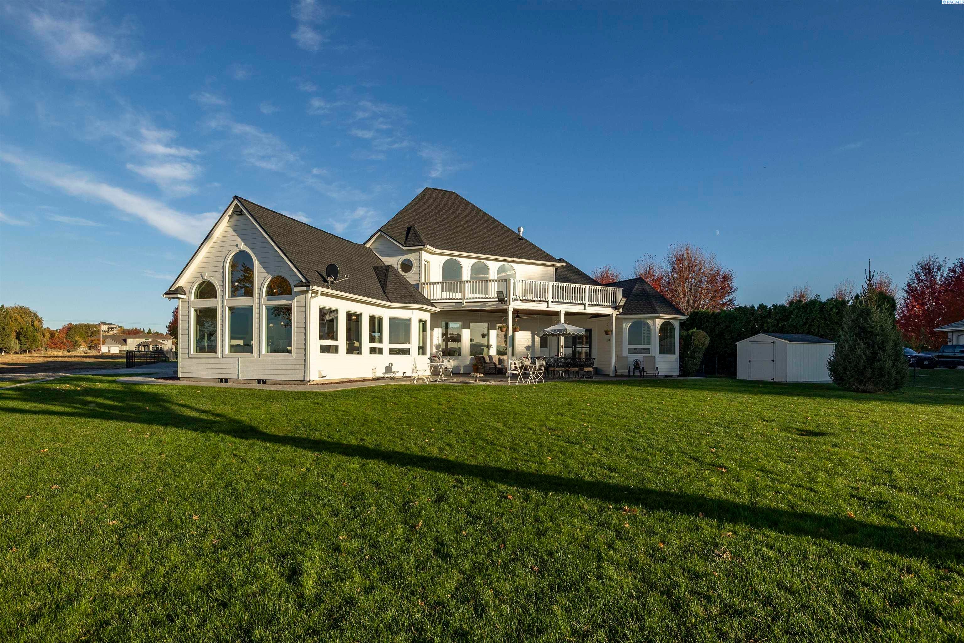 Pasco, Washington, 99301, United States, 4 Bedrooms Bedrooms, ,4 BathroomsBathrooms,Residential,For Sale,1974870