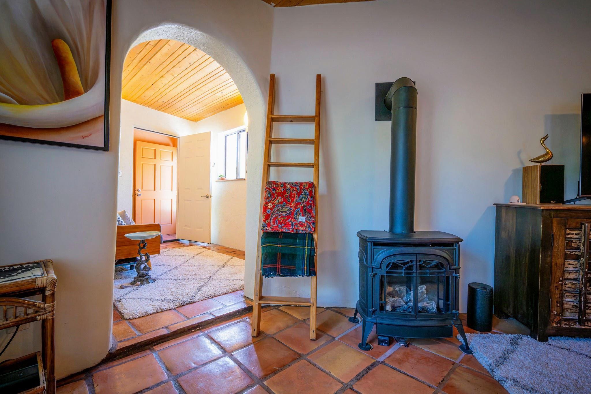 Ranchos De Taos, New Mexico, 87557, United States, 3 Bedrooms Bedrooms, ,3 BathroomsBathrooms,Residential,For Sale,1688394