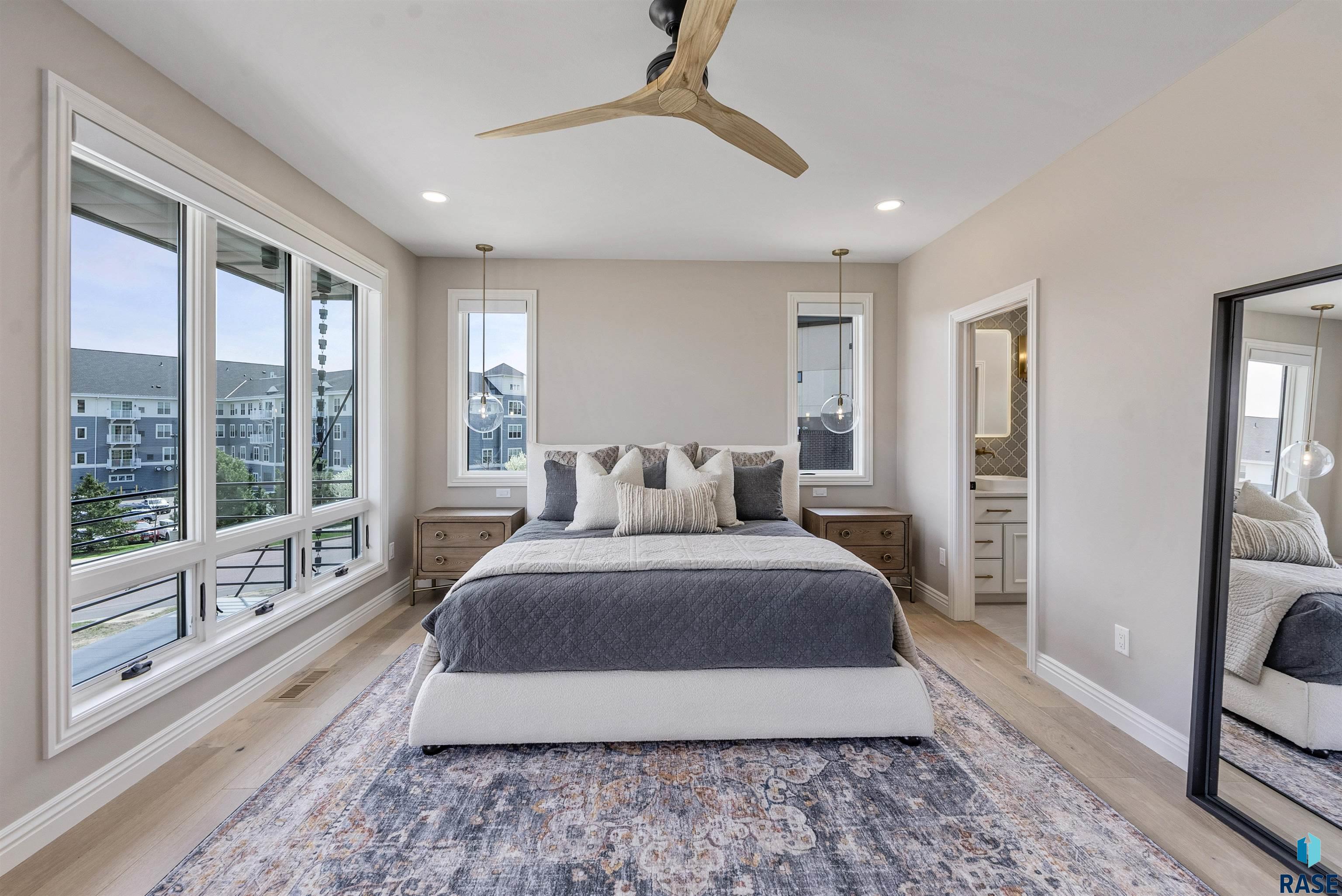 Sioux Falls, South Dakota, 57106, United States, ,Residential,For Sale,1986219