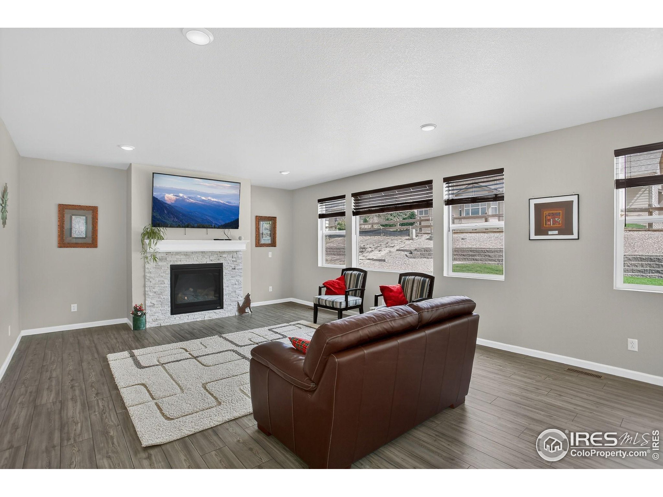 Mead, Colorado, 80542, United States, 5 Bedrooms Bedrooms, ,3 BathroomsBathrooms,Residential,For Sale,1941802